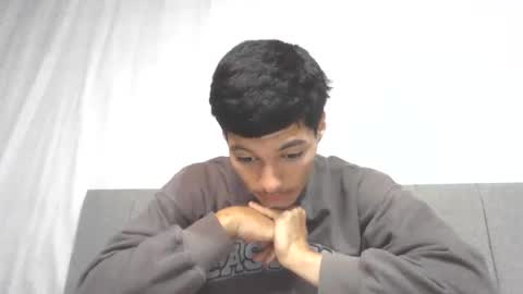 FuegoLatino online show from 04-17-26, 08:39