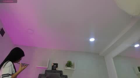 EmiliaRose online show from 11-17-25, 08:36