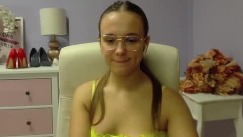 Snapshot of emilly_lust99 chatting on 12-05-24, 07:49 Emilly online show from 12-05-24, 07:49