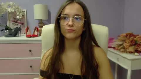 Snapshot of emilly_lust99 chatting on 01-11-25, 11:02 Emilly online show from 01-11-25, 11:02