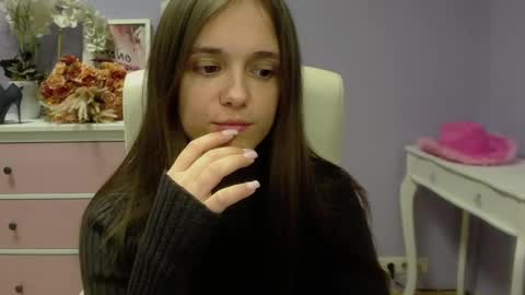Snapshot of emilly_lust99 chatting on 02-18-25, 01:55 Emilly online show from 02-18-25, 01:55