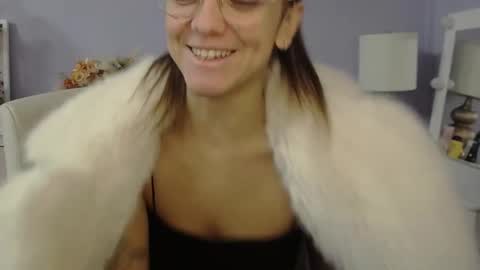 Snapshot of emilly_lust99 chatting on 01-11-26, 08:08 Emilly online show from 01-11-26, 08:08