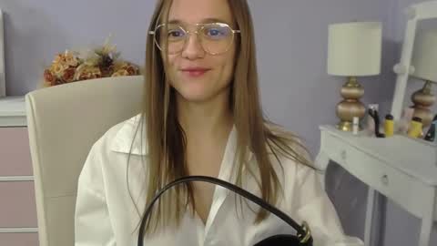 Snapshot of emilly_lust99 chatting on 01-15-26, 07:35 Emilly online show from 01-15-26, 07:35