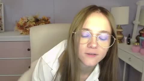 Snapshot of emilly_lust99 chatting on 01-17-26, 09:14 Emilly online show from 01-17-26, 09:14