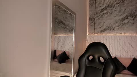 emilly_mell online show from 09-30-25, 11:04