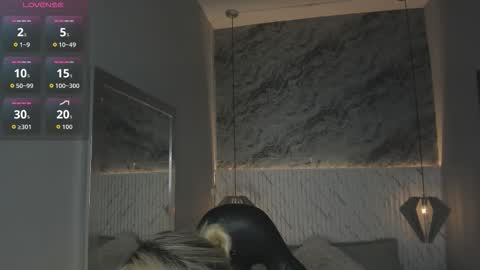 Snapshot of emilly_mell chatting on 12-22-25, 11:40 emilly_mell online show from 12-22-25, 11:40