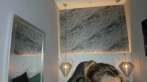 Snapshot of emilly_mell chatting on 02-27-26, 11:43 emilly_mell online show from 02-27-26, 11:43