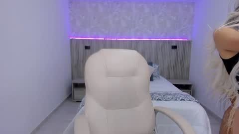 Emily online show from 02-02-25, 11:51