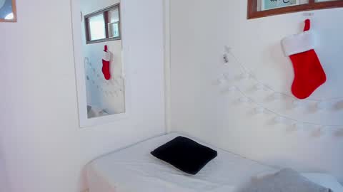 .  . online show from 12-06-24, 04:36