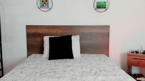 .  . online show from 01-03-25, 08:32