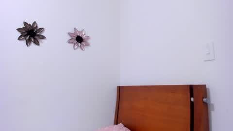 .  . online show from 01-28-25, 07:00