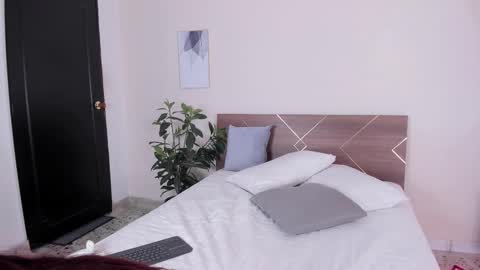 .  . online show from 12-21-25, 12:40