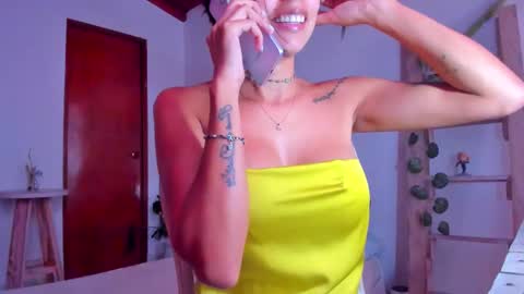 Snapshot of emillyhils1 chatting on 02-02-26, 02:05 emilly online show from 02-02-26, 02:05