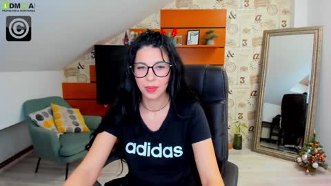 EmillyTaylor online show from 12-30-24, 07:37