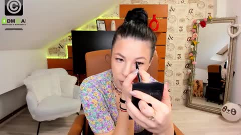 EmillyTaylor online show from 10-27-25, 04:38