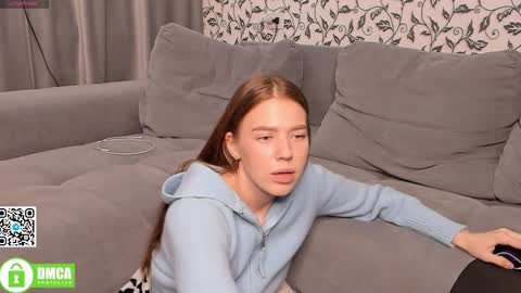 Snapshot of emily_and_friends chatting on 01-22-25, 08:17 Emily end Darren online show from 01-22-25, 08:17