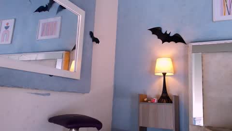 emily_castillo1_ online show from 11-30-25, 11:47