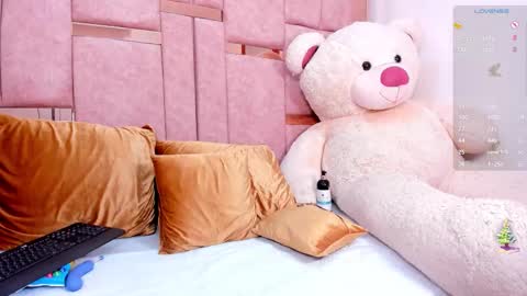  M I A   online430pm- 930pm online show from 12-20-25, 08:16