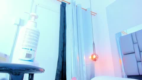 Snapshot of emily_gil1 chatting on 01-17-25, 05:08 Emi online show from 01-17-25, 05:08