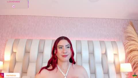 Snapshot of emily_hill___ chatting on 11-15-25, 07:54 EMILY Monday 5-2 am From Tuesday to Friday5-1 am Colombia time online show from 11-15-25, 07:54