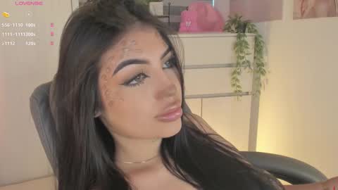 EmilyKenner  Independent model  online show from 10-31-25, 11:44