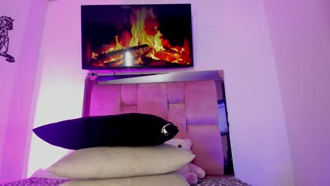 Snapshot of emily_lady20 chatting on 12-23-24, 04:50 emily lady20 Independient modelIndependiente online show from 12-23-24, 04:50