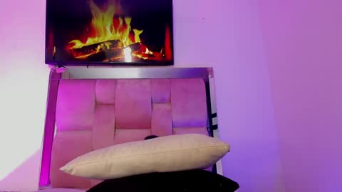 Snapshot of emily_lady20 chatting on 01-02-25, 10:44 emily lady20 Independient modelIndependiente online show from 01-02-25, 10:44