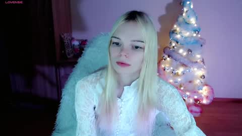 Snapshot of emily_nyaffe chatting on 01-02-25, 09:18 Lia online show from 01-02-25, 09:18