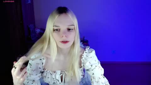 Snapshot of emily_nyaffe chatting on 01-17-25, 10:12 Lia online show from 01-17-25, 10:12