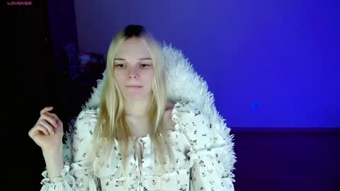 Snapshot of emily_nyaffe chatting on 01-18-25, 01:30 Lia online show from 01-18-25, 01:30