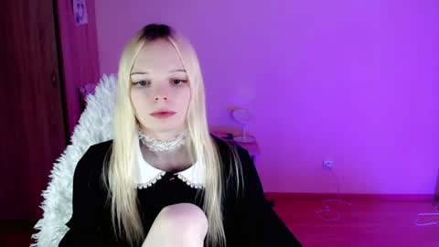 Snapshot of emily_nyaffe chatting on 01-27-25, 12:12 Lia online show from 01-27-25, 12:12