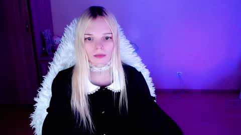 Snapshot of emily_nyaffe chatting on 01-28-25, 04:39 Lia online show from 01-28-25, 04:39