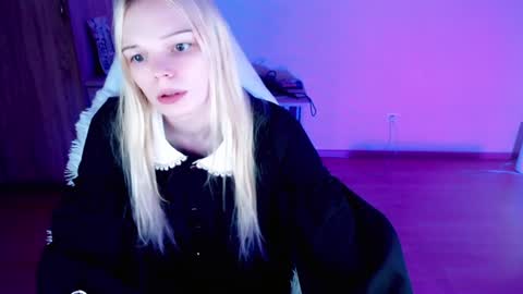 Snapshot of emily_nyaffe chatting on 02-01-25, 12:29 Lia online show from 02-01-25, 12:29