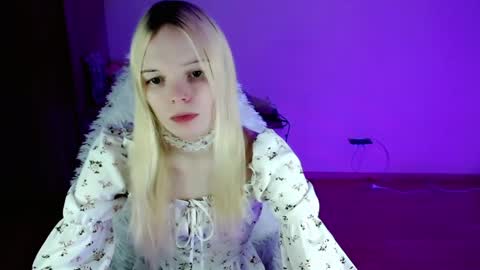 Snapshot of emily_nyaffe chatting on 02-03-25, 08:13 Lia online show from 02-03-25, 08:13