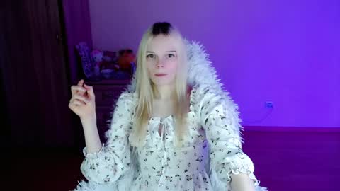 Snapshot of emily_nyaffe chatting on 02-06-25, 10:32 Lia online show from 02-06-25, 10:32