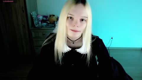 Snapshot of emily_nyaffe chatting on 02-09-25, 08:24 Lia online show from 02-09-25, 08:24