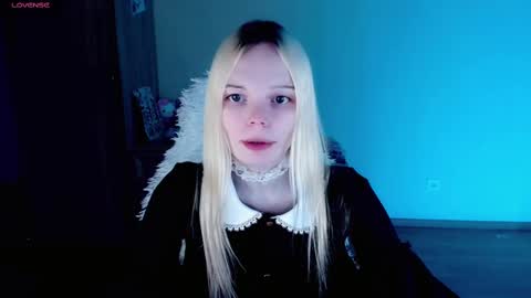 Snapshot of emily_nyaffe chatting on 02-21-25, 01:55 Lia online show from 02-21-25, 01:55