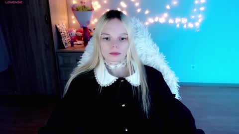 Snapshot of emily_nyaffe chatting on 02-22-25, 03:01 Lia online show from 02-22-25, 03:01