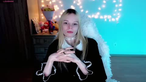 Snapshot of emily_nyaffe chatting on 02-23-25, 03:02 Lia online show from 02-23-25, 03:02