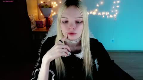 Snapshot of emily_nyaffe chatting on 02-24-25, 10:47 Lia online show from 02-24-25, 10:47