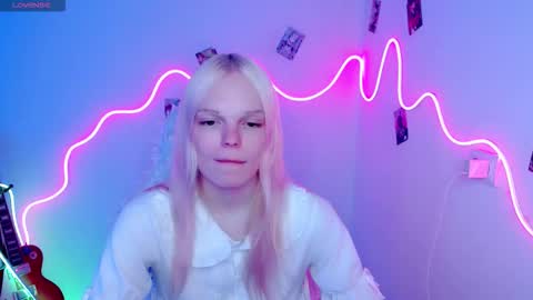 Snapshot of emily_nyaffe chatting on 10-16-25, 11:06 Lia online show from 10-16-25, 11:06