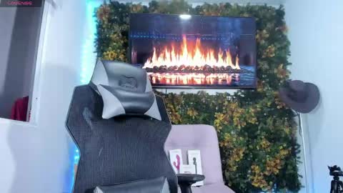 emily_palmeer online show from 04-15-26, 08:32