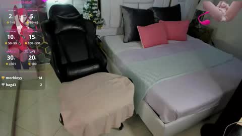 Snapshot of emily_parkss666 chatting on 12-02-25, 10:16 Emily online show from 12-02-25, 10:16