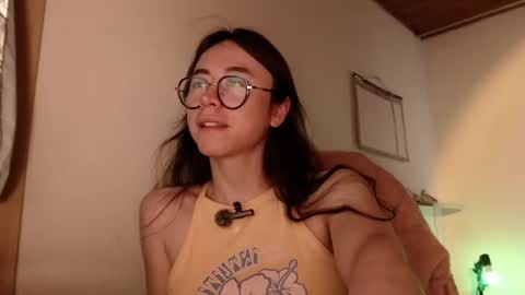 Snapshot of emily_pearl_ chatting on 12-06-24, 09:02 emily_pearl_ online show from 12-06-24, 09:02