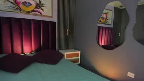 Emily  online show from 02-10-25, 01:22