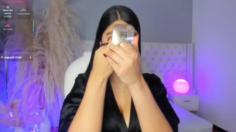 Snapshot of emily_roux chatting on 01-15-26, 04:11 EMILY online show from 01-15-26, 04:11