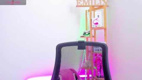 Emily online show from 09-18-25, 03:47