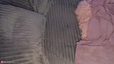 Emily  Swan online show from 12-02-24, 05:59