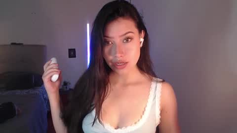 Emily  Swan online show from 01-15-25, 03:50