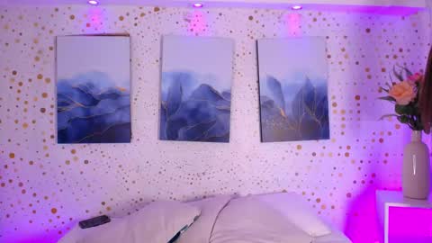 Emily. online show from 12-01-25, 03:44